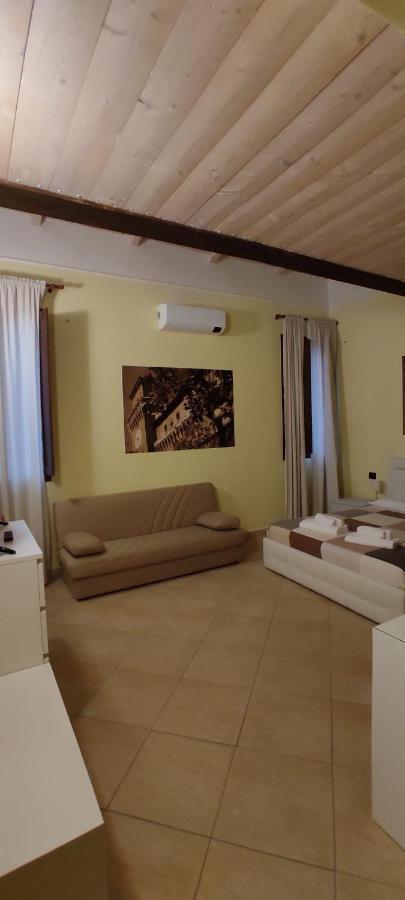 Dimora Al Saraceno Hotel แฟร์รารา ภายนอก รูปภาพ
